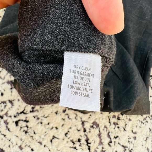 St. John Emma dark gray straight legs crop pants, Size 4 - Picture 6 of 10